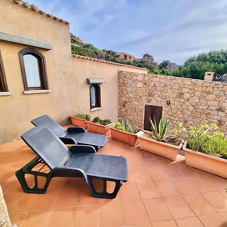 Вилла 6 Beds With Common Swimming Pool In