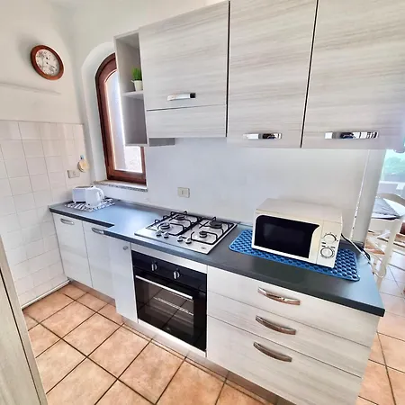 6 Beds With Common Swimming Pool In Villa *